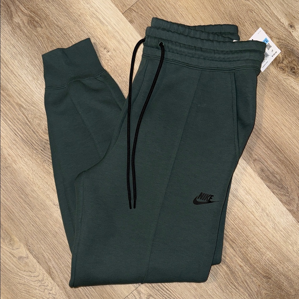 Nike Tech Women’s Forest Green Sweatpants